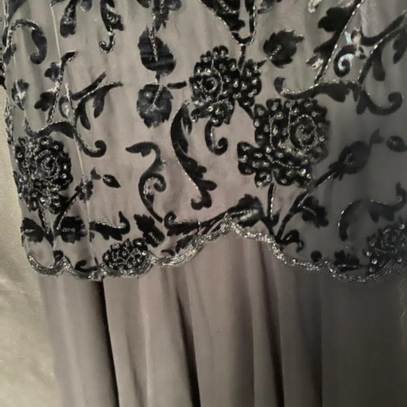 J KARA NEW YORK LADIES EVENING DRESS - Picture 3 of 4